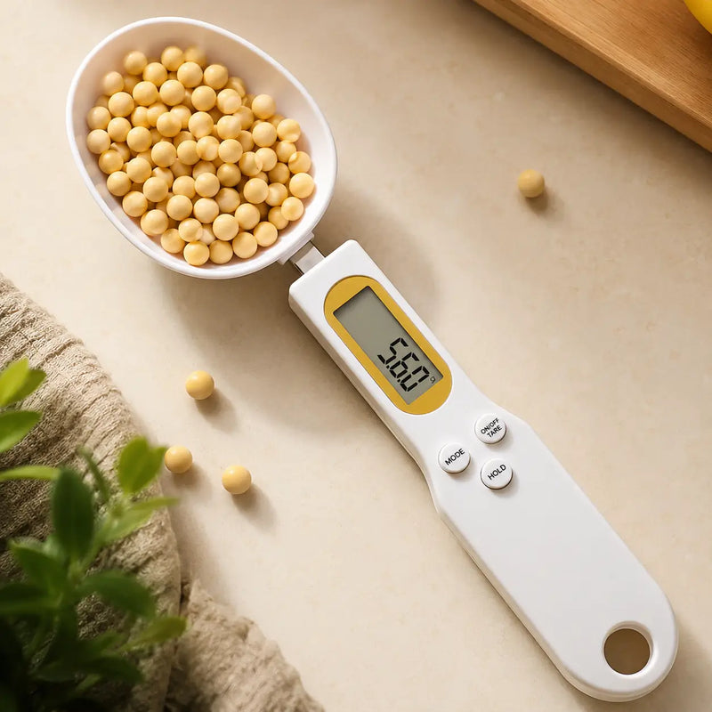Colher balança digital com visor LCD para medir ingredientes com precisão.